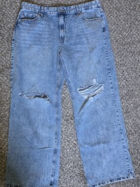 Light Wash Distressed Jeans